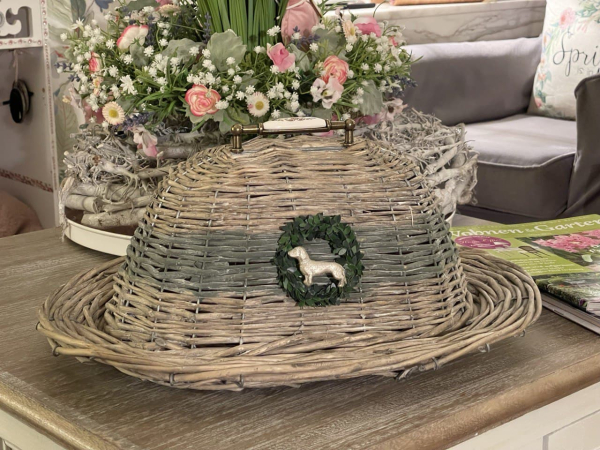 Rattanglosche mit Unterteller